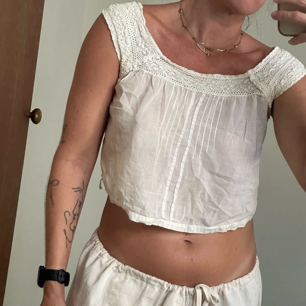 Betsey Johnson crochet crop top size 6 vintage romantic